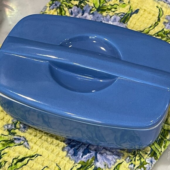 1940s Hall Refrigerator Dish in Striking Periwinkle Blue - Picture 4 of 16